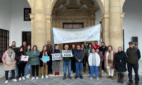 LA INACTIVIDAD, LA INCOMPETENCIA Y LA DEJACIÓN DE FUNCIONES DE IZQUIERDA UNIDA IMPIDEN EL SUMINISTRO DE AGUA A VECINOS Y GANADEROS DE MEDINA